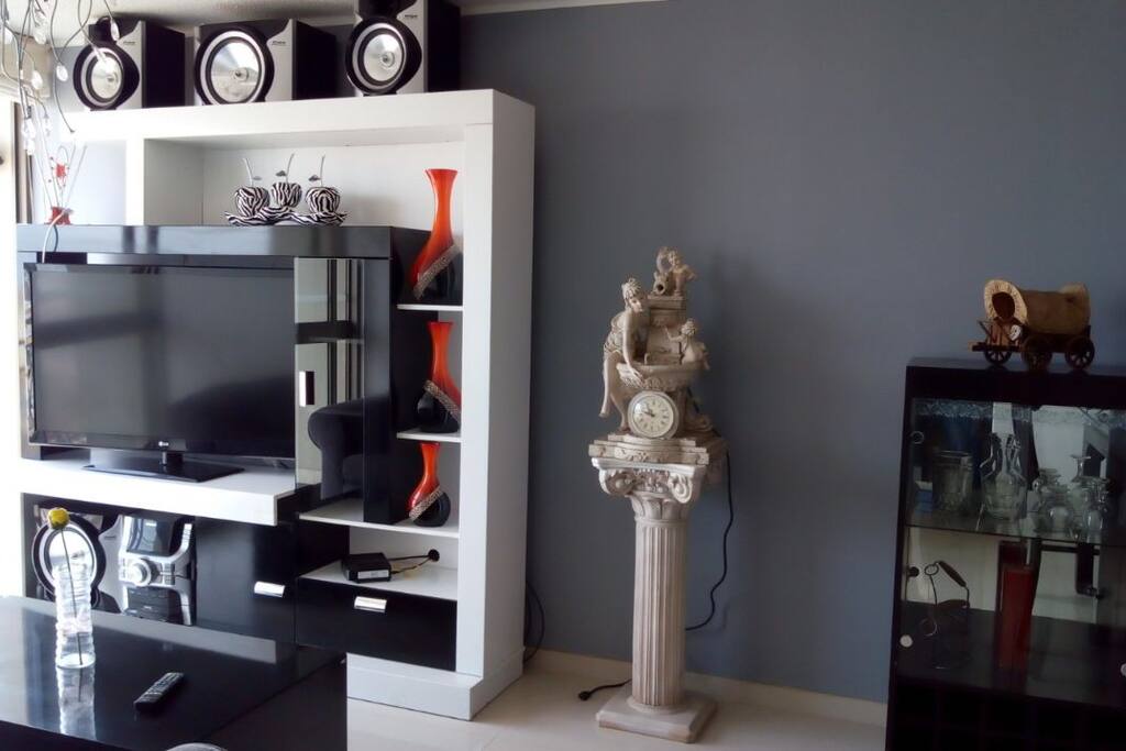 Sala: Tv 47" y equipo de sonido