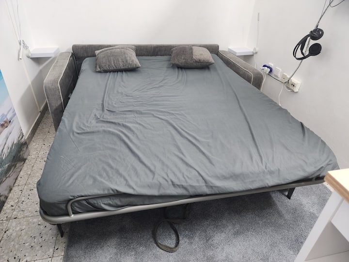 โซฟาเปิดเป็นเตียงนอนคู่เหมาะสำหรับคู่รัก