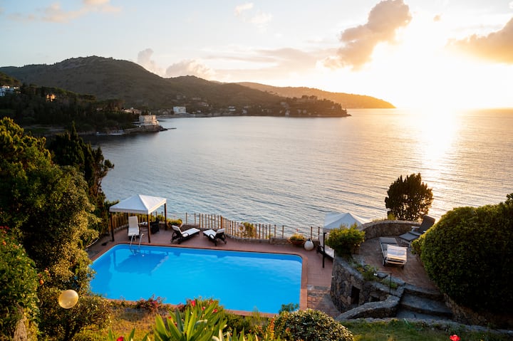 Panoramic villa with sea water swimming pool