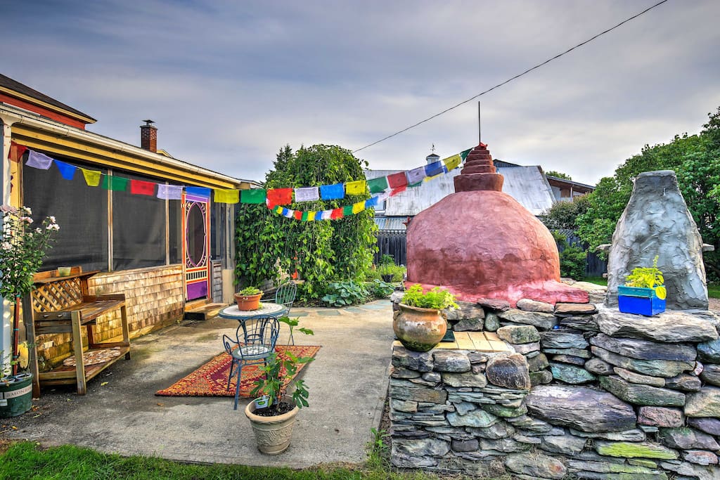 When you step out to the back patio there is nothing between you and the splendor of nature.