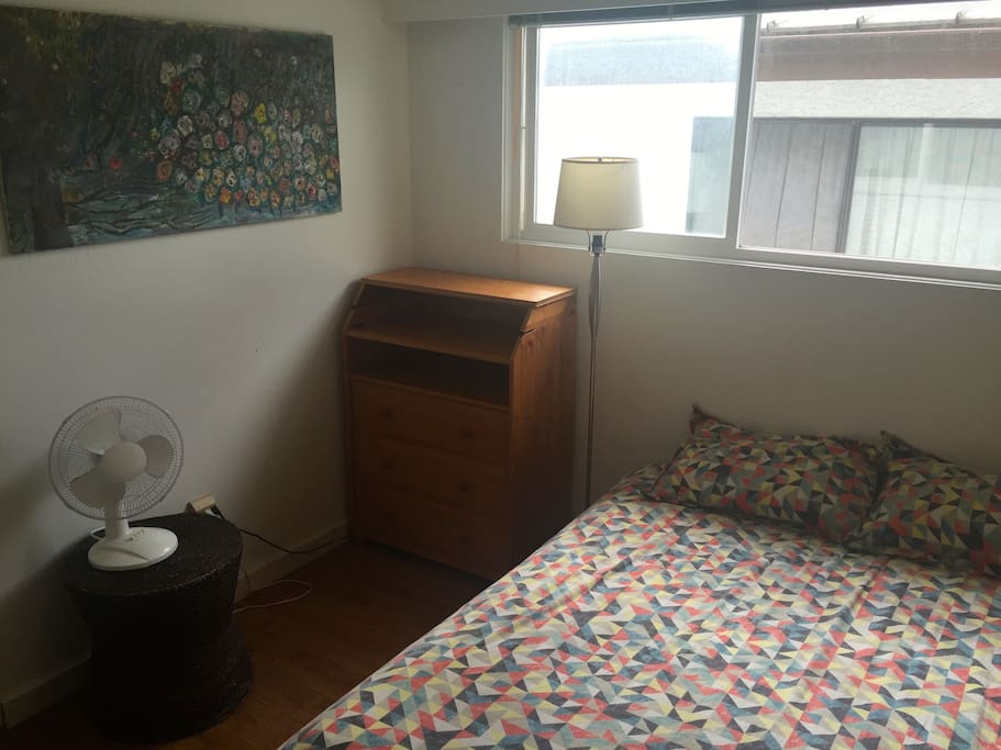 Another view of the room.