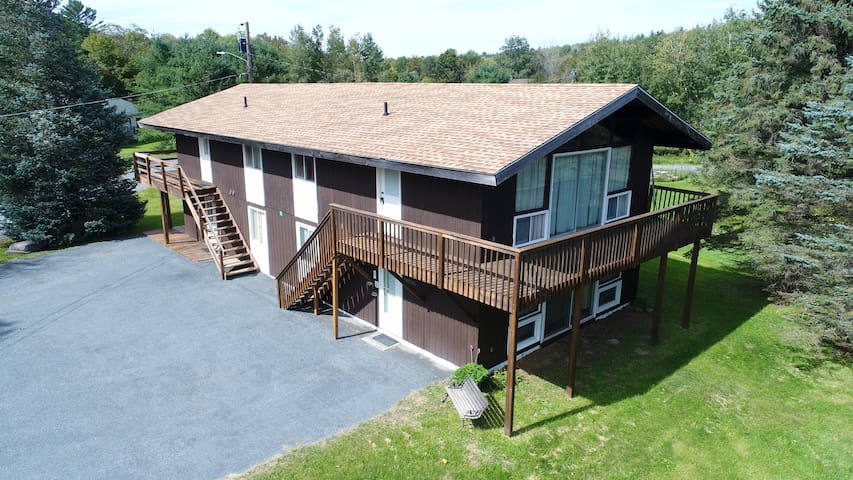 Hunter Mountain Condo; 5 mins to Skiing