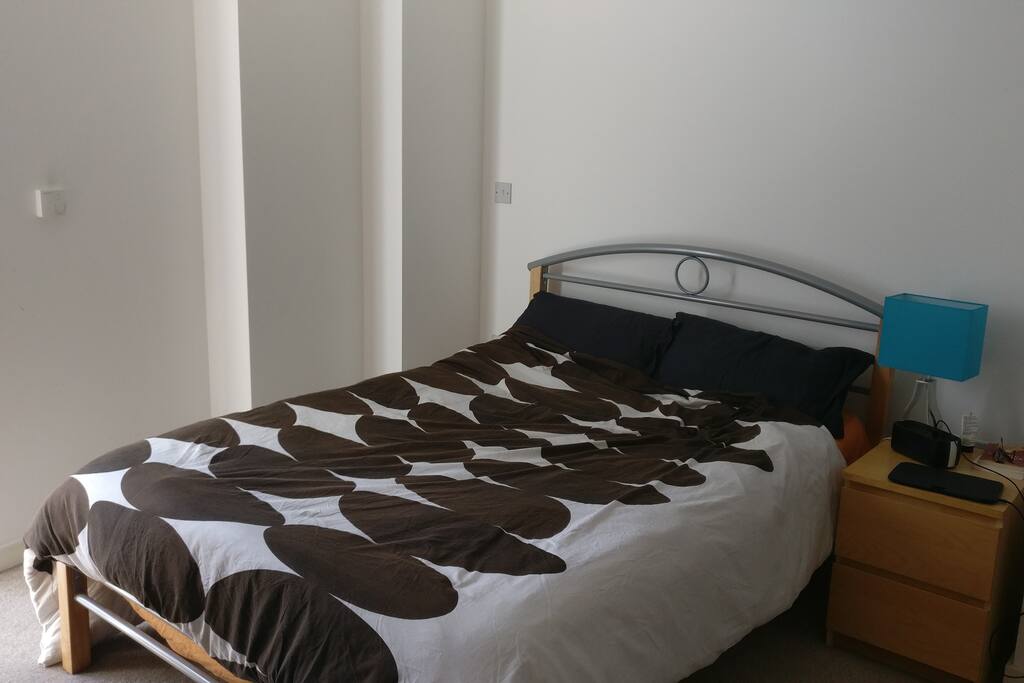 Bedroom (pic 1)
