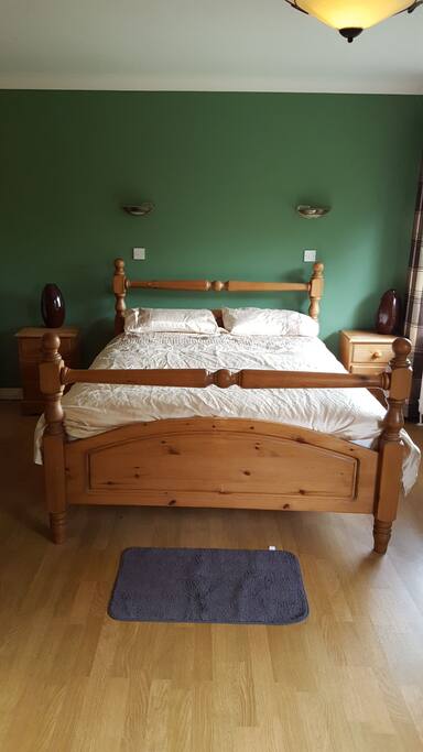 King size Bed