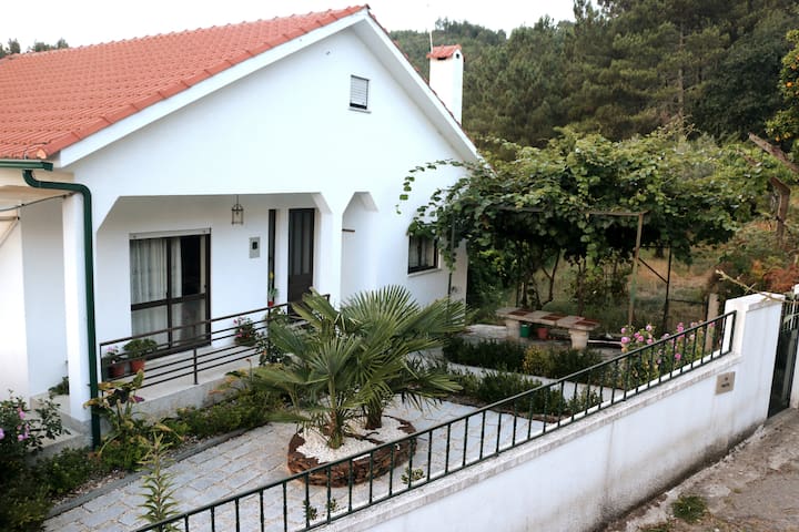 Farm house in a secluded village - Casa Estêvão