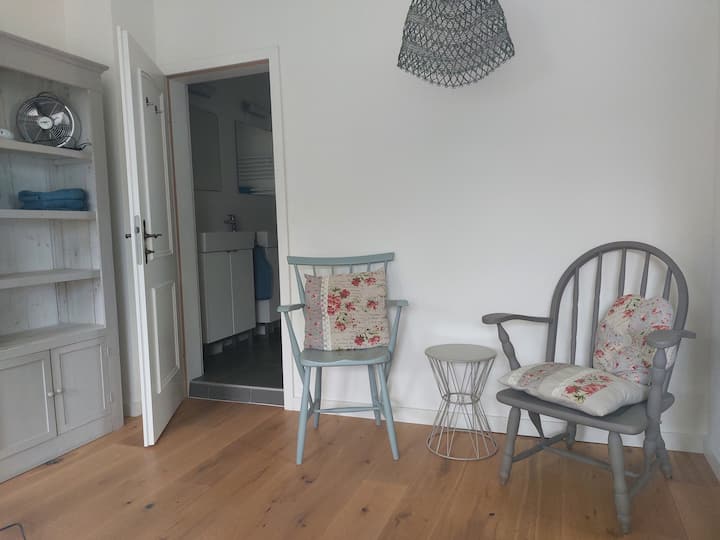 ที่นั่งในห้องพัก