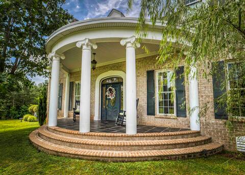 Luxurious southern mansion outside of Farmville VA