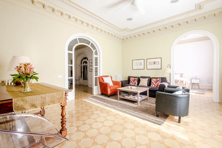 GREAT APARTMENT IN THE EIXAMPLE