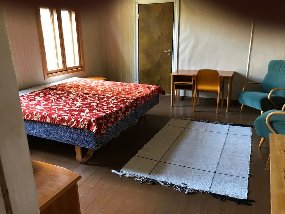 Yläkerran makuuhuone