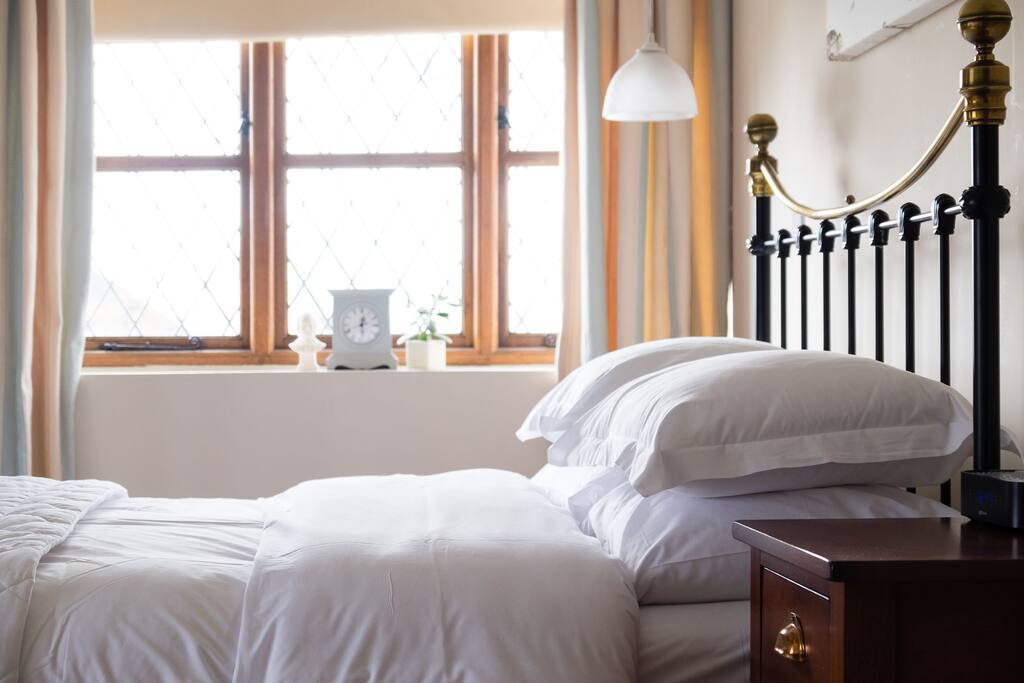 Room 1
Glorious Views of the Shropshire and Herefordshire countryside