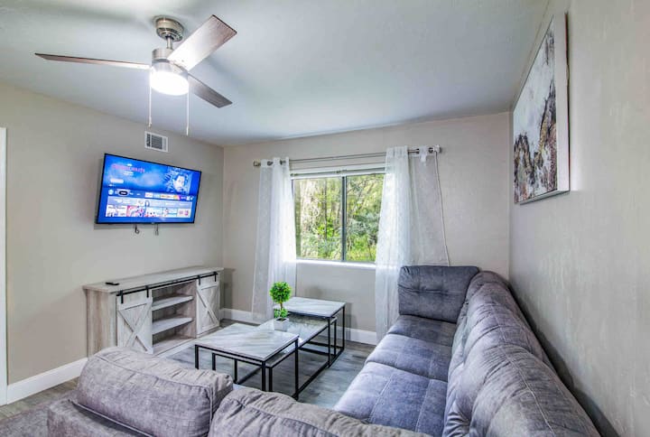 Gator Living!- 2 Queens 2 Bath Close To Uf/ Shands - Gainesville, FL