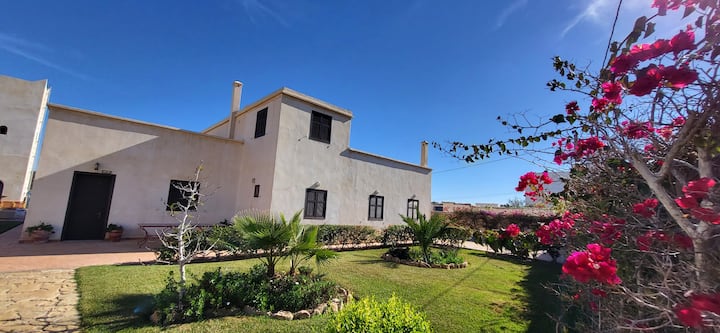 Beau Riad Au Calme Avec Jardin Et Piscine - Essaouira