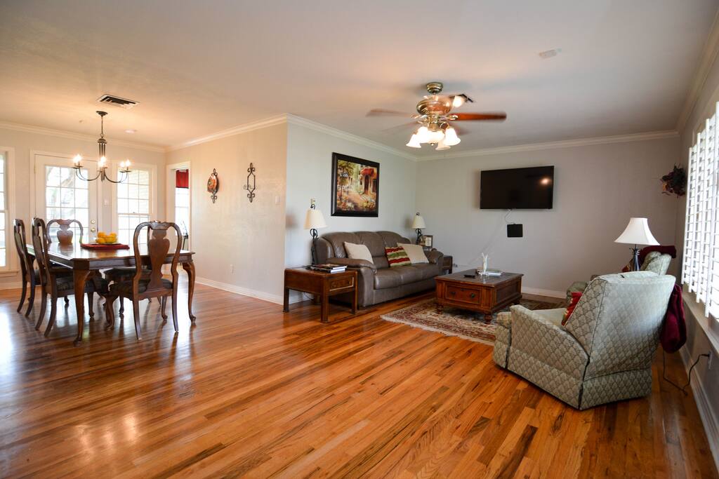 Your first view upon entering the Pecan Retreat.