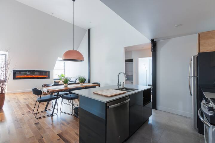 PENTHOUSE- OLD QUEBEC Lofts Ste-Anne (6 people) gallery image 5