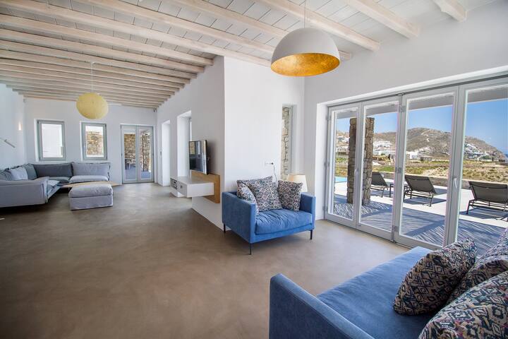 Anais Retreat, 14BD, 2 Pools 3 Jacuzzis, 2 Gyms gallery image 3