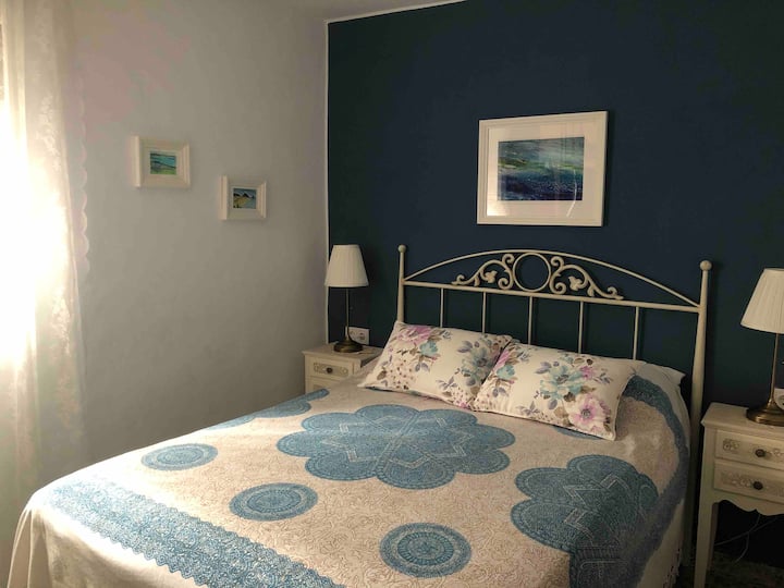 Chumba cha kulala cha ghorofa ya chini (kitanda chenye upana wa sentimita 135)