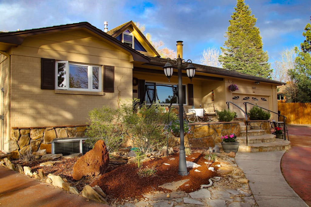 Your private lower level (steps required) 900 sq ft suite is located through a shared entrance (garage). While we reside on the main level, we have opened up our laundry room, backyard gazebo/BBQ and front porch for your enjoyment.