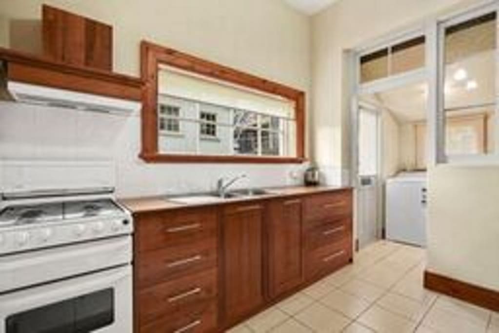Full size kitchen