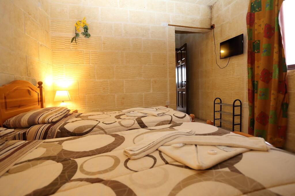 Camera "Comino"
