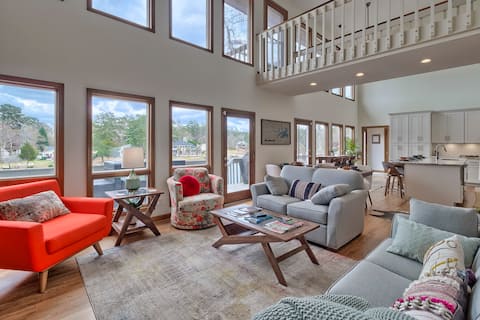 Popular Airbnb listing: Lakefront home on Lake Murray with private dock in Columbia