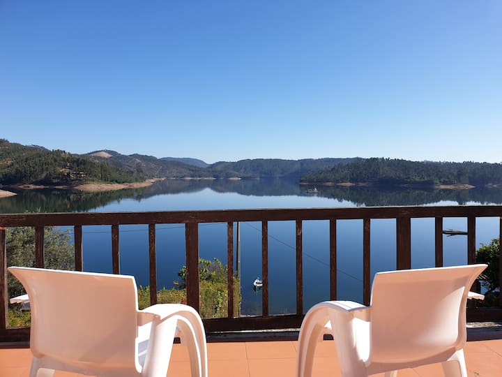 Castelo de Bode Lake - Eira House