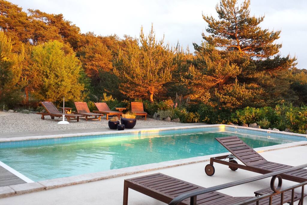 Autour de la piscine