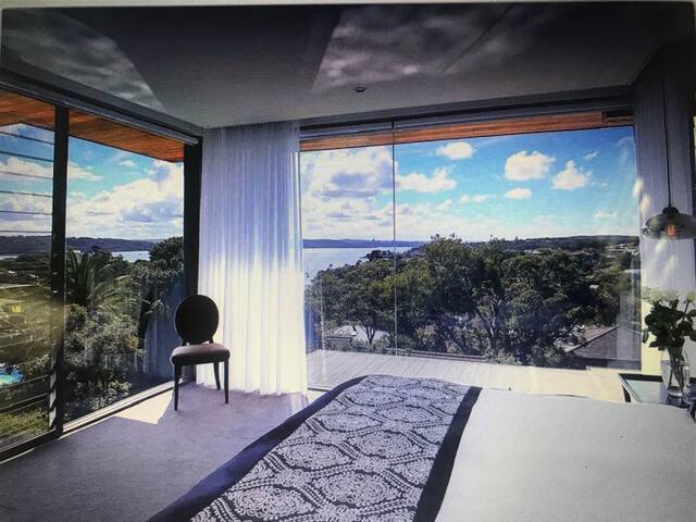 Vaucluse Villa with Harbour views gallery image 5