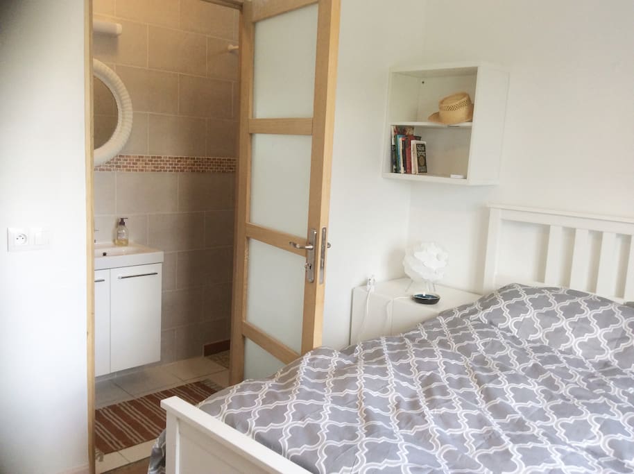Double bedroom (B) with ensuite shower room