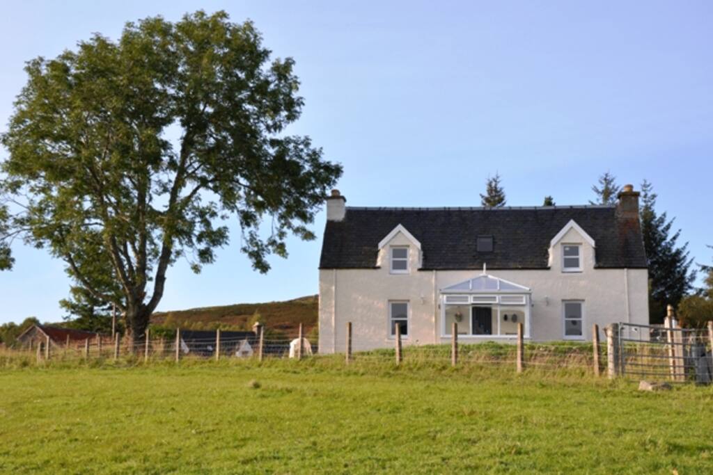 The Manor House, Near Loch Ness in Glen Urquhart Houses for Rent in