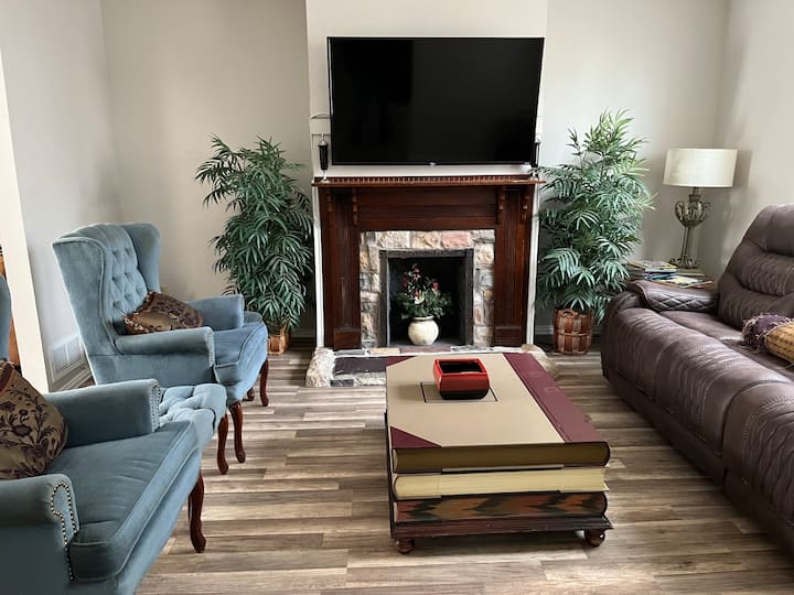 The Legacy House: Su Hogar Lejos De Casa - Columbus, OH