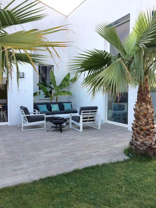 Salon de jardin avec brasero
