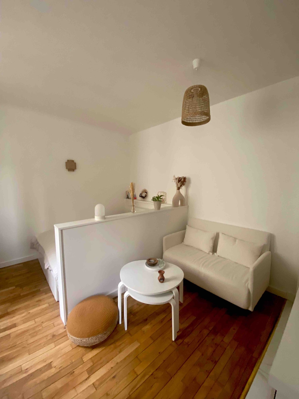 Top Airbnb: Levallois-Perret 3 min train station – refurbished studio à Levallois Perret