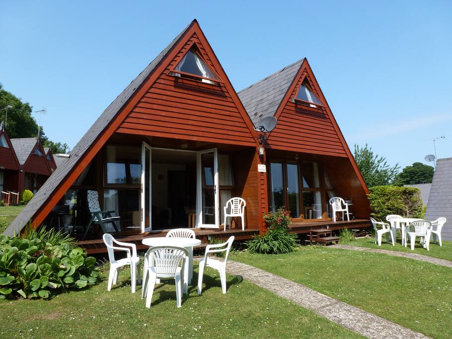Kingsdown Park Chalet 67 free WiFi, pool included Chalets for Rent