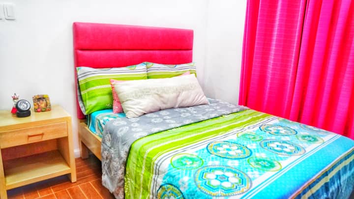 Tretia (3.) spálňa | 1 manželská posteľ | Matrac na podlahe (na požiadanie) 

Poloha: druhé poschodie domu (pravá strana)