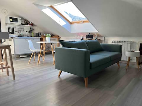 Top Airbnb: The Laghee Attic a Dervio