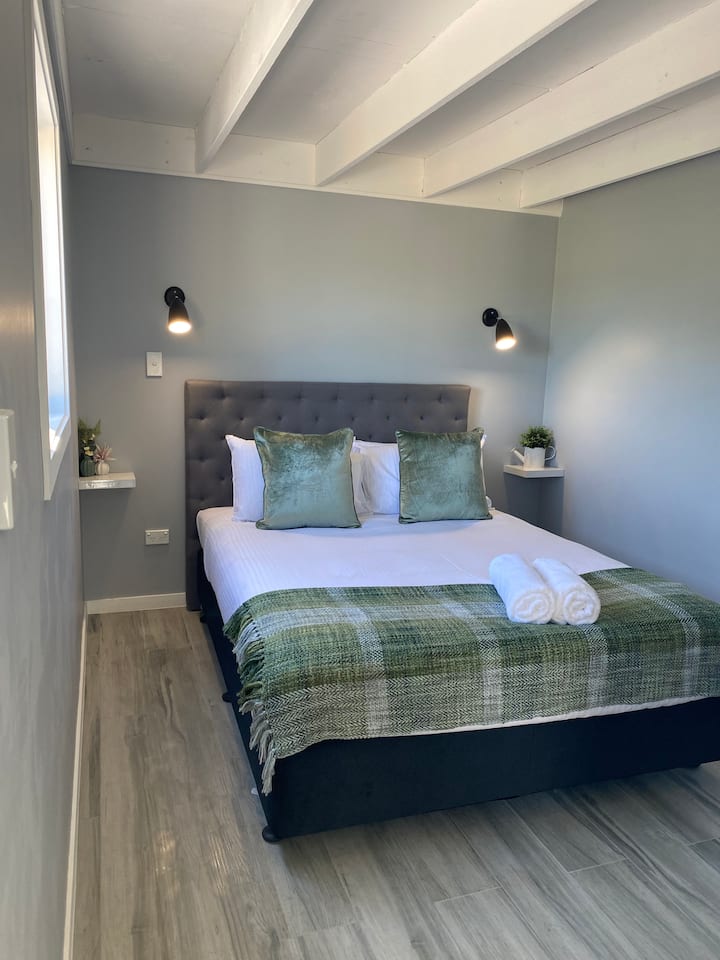 Bedroom 2 - Cottage Two Queen 
