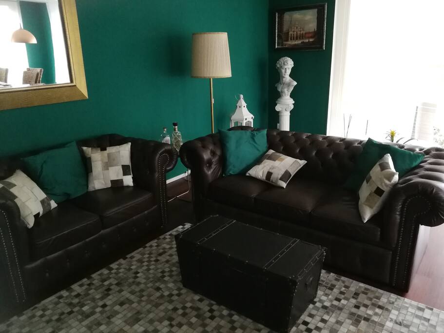 Wohnzimmer mit Bettsofa