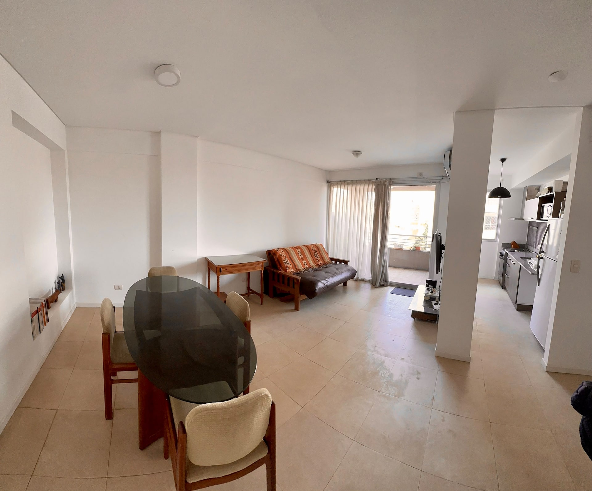 Spacious and bright 2 rooms with a garage