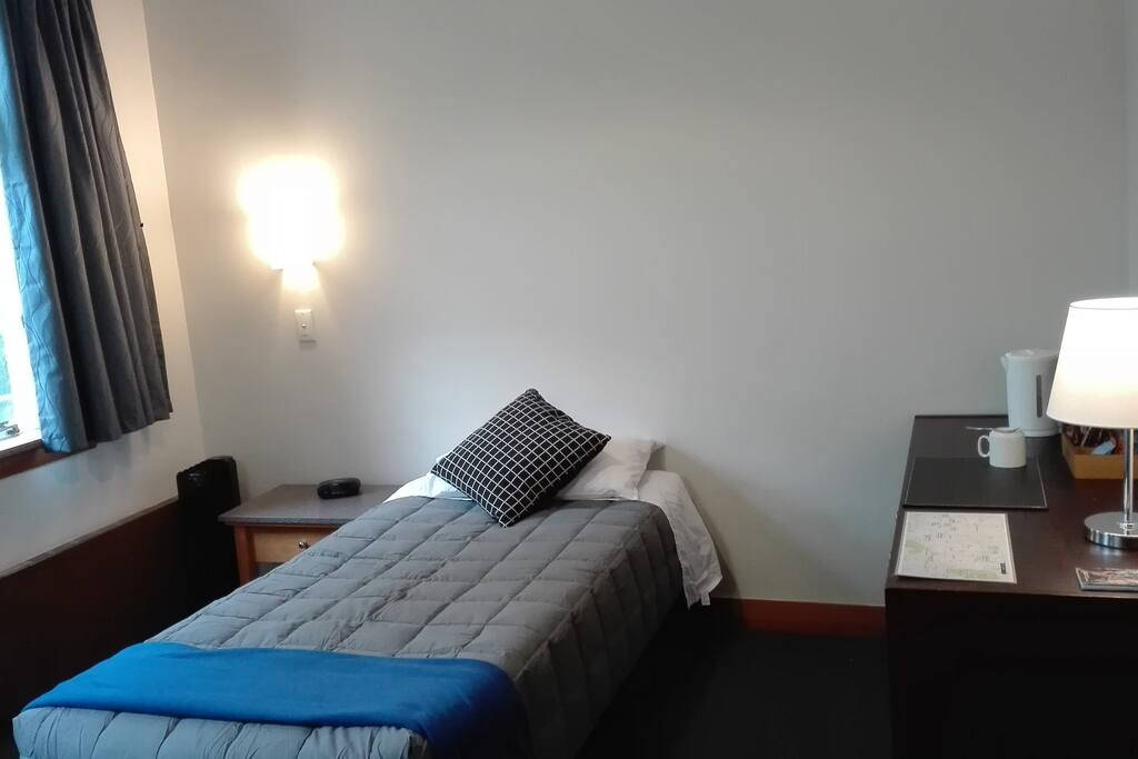 Wing Commander
Single Room