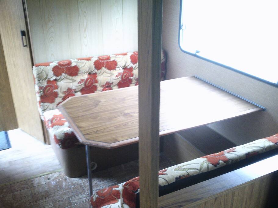 table modulable en couchage 2 personnes