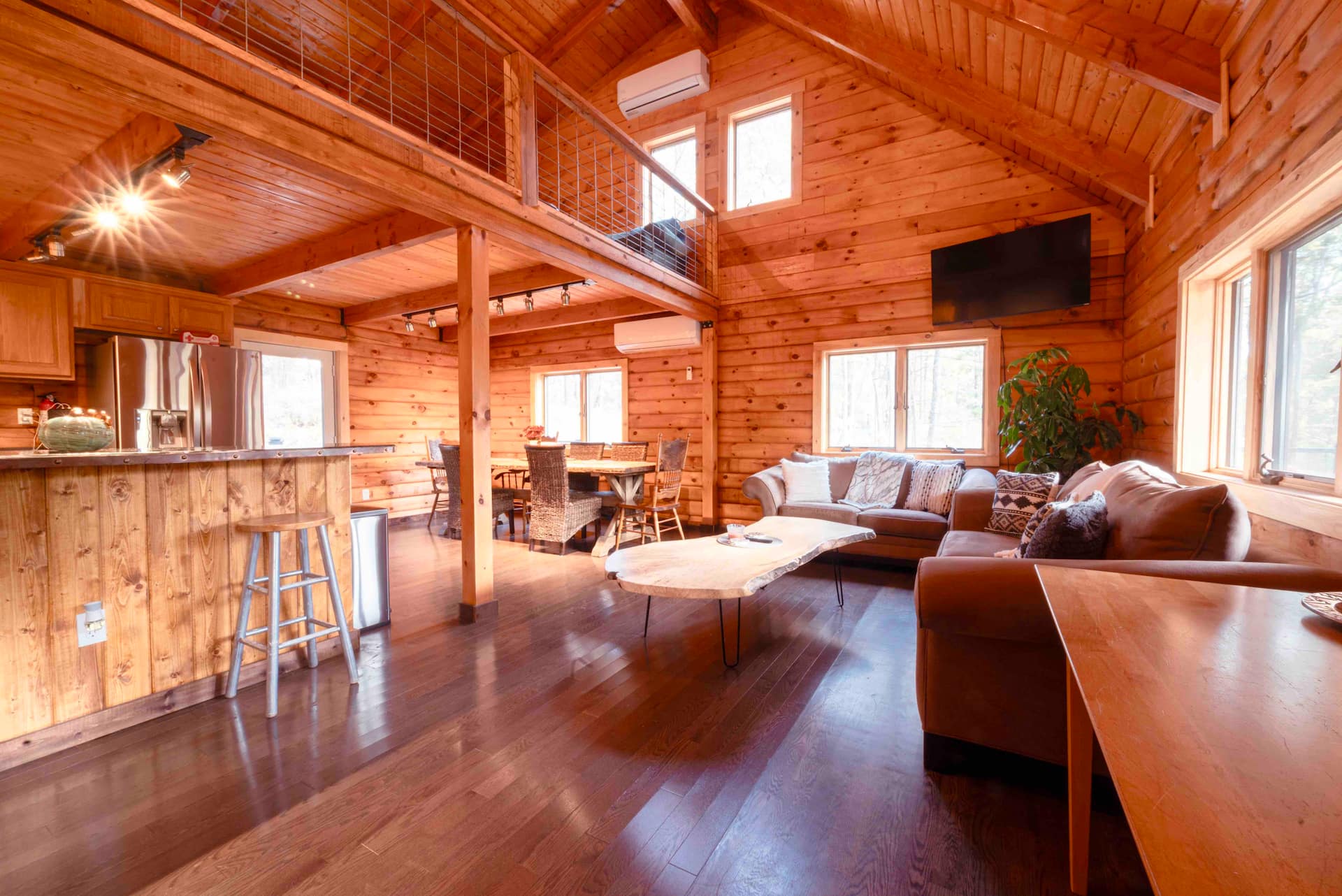 Saugerties Log Home W/ Game Room