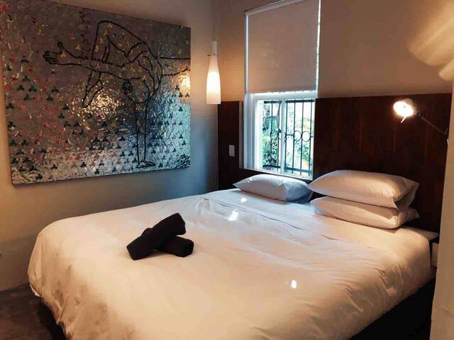 The Purple House in the Bo’Kaap gallery image 4