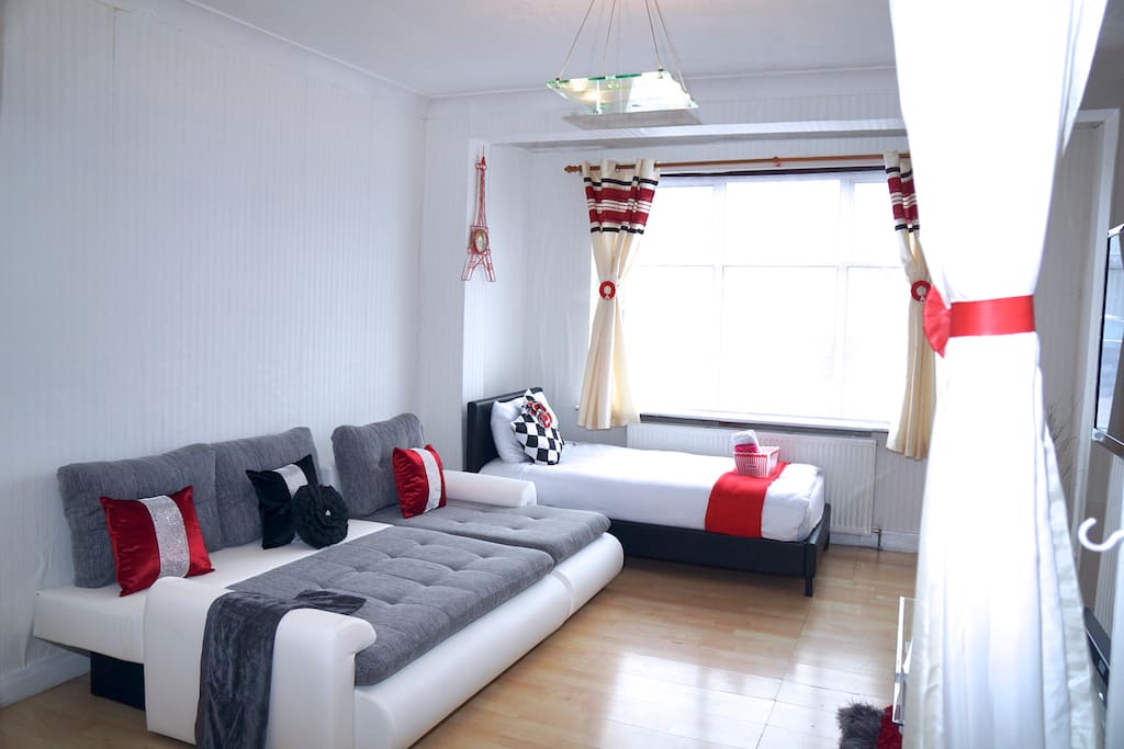 BEDROOM 1