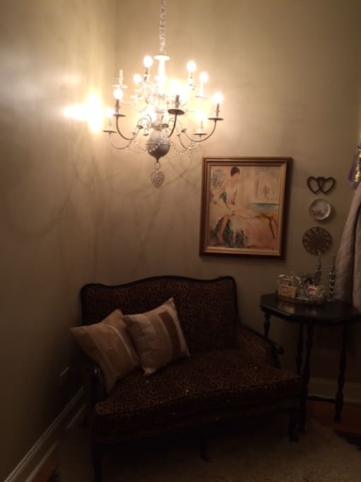 You also have a seatee in the master Queen bedroom