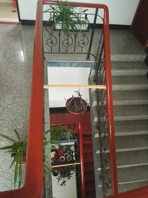 要爬楼梯的哟