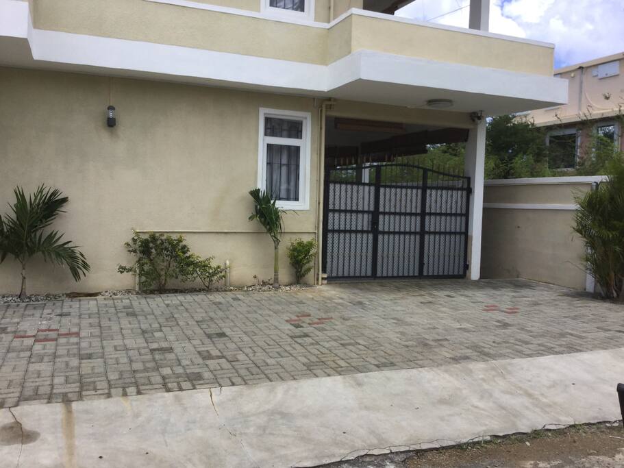 Parking / Entrance