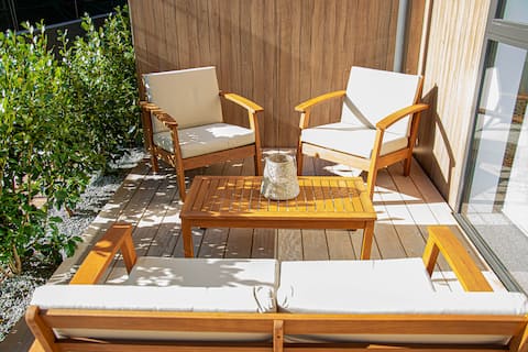 Luxe Living in Christchurch CBD ** Free Parking!