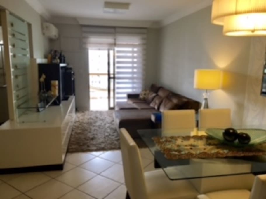 SALA TV E JANTAR COM VISTA SACADA