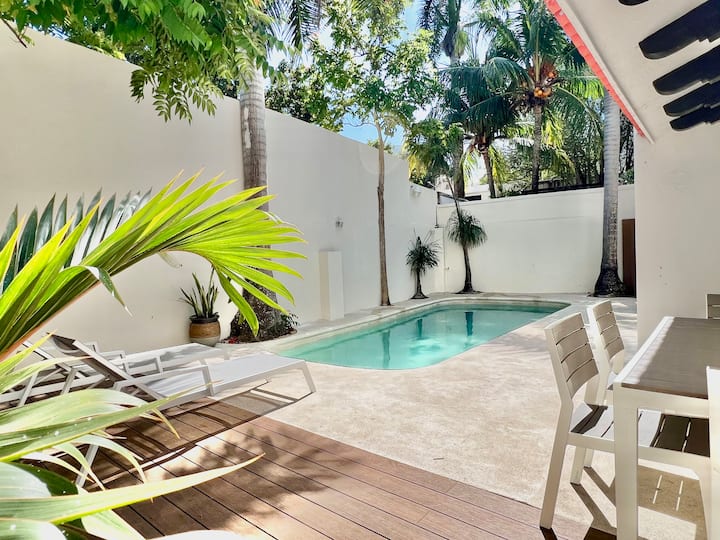 R16. Huge Cozy in Best Location & Pool — 6 bedroom vacation rental in Cancún
