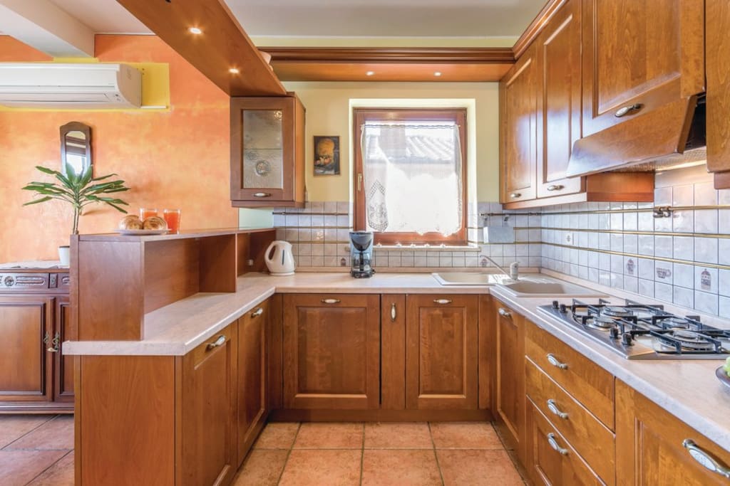 Fully equipped kitchen